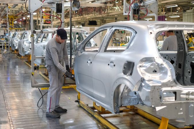Automobilky naďalej ťahajú slovenskú ekonomiku, Volvo začne zamestnávať možno už v tomto roku 