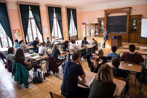 Krajina zaseknutá v čase: Študuj doma, Slovensko ťa odmení